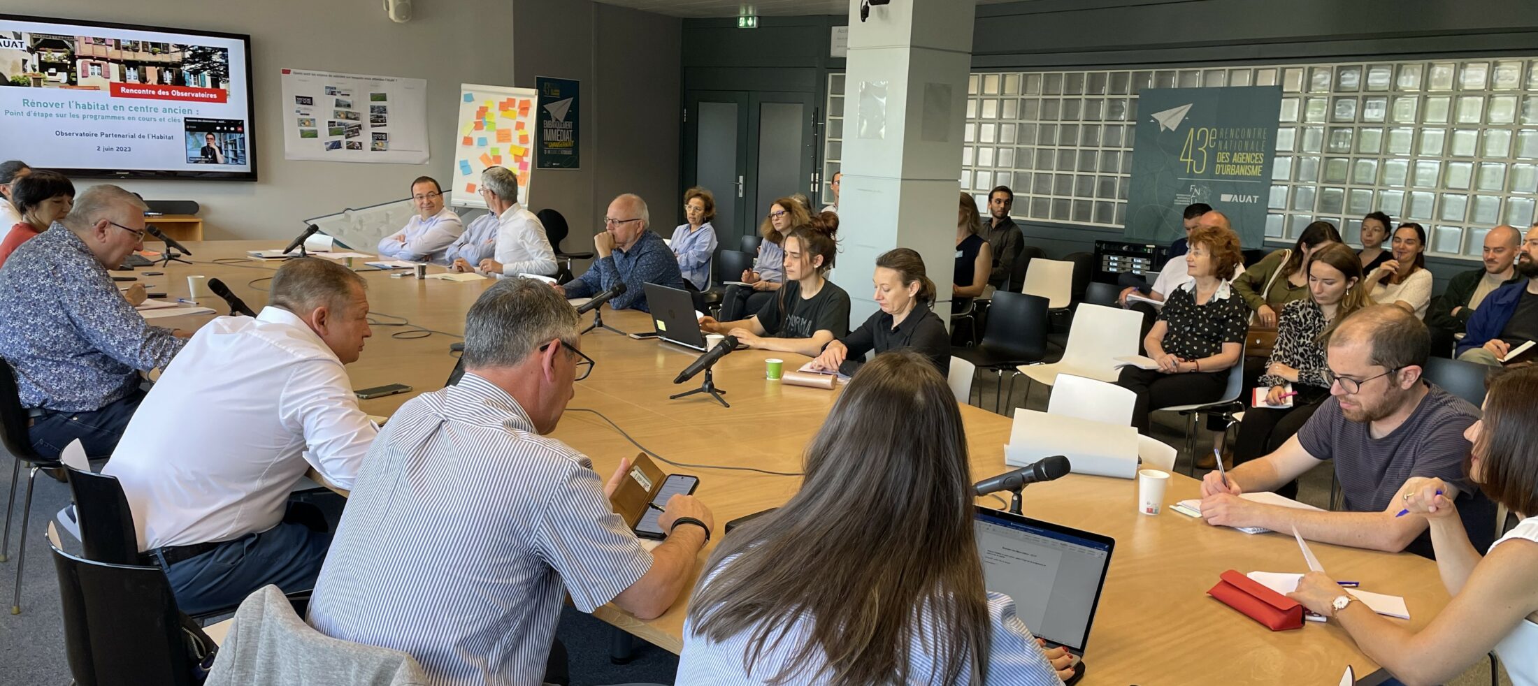 Photo des participants à la rencontre des observatoires de l'AUAT du 2 juin 2023, dédiée à la rénovation des habitats en centre ancien