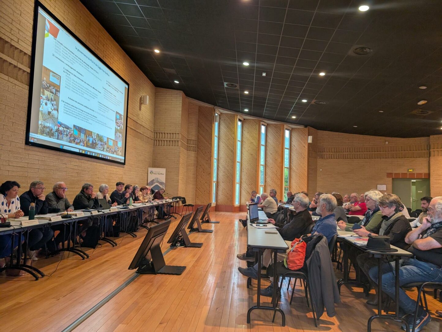 Photo du conseil communautaire de l'agglomération Foix-Varilhes qui a voté l'arrêt de son PLUi-H, le 21 mai 2025