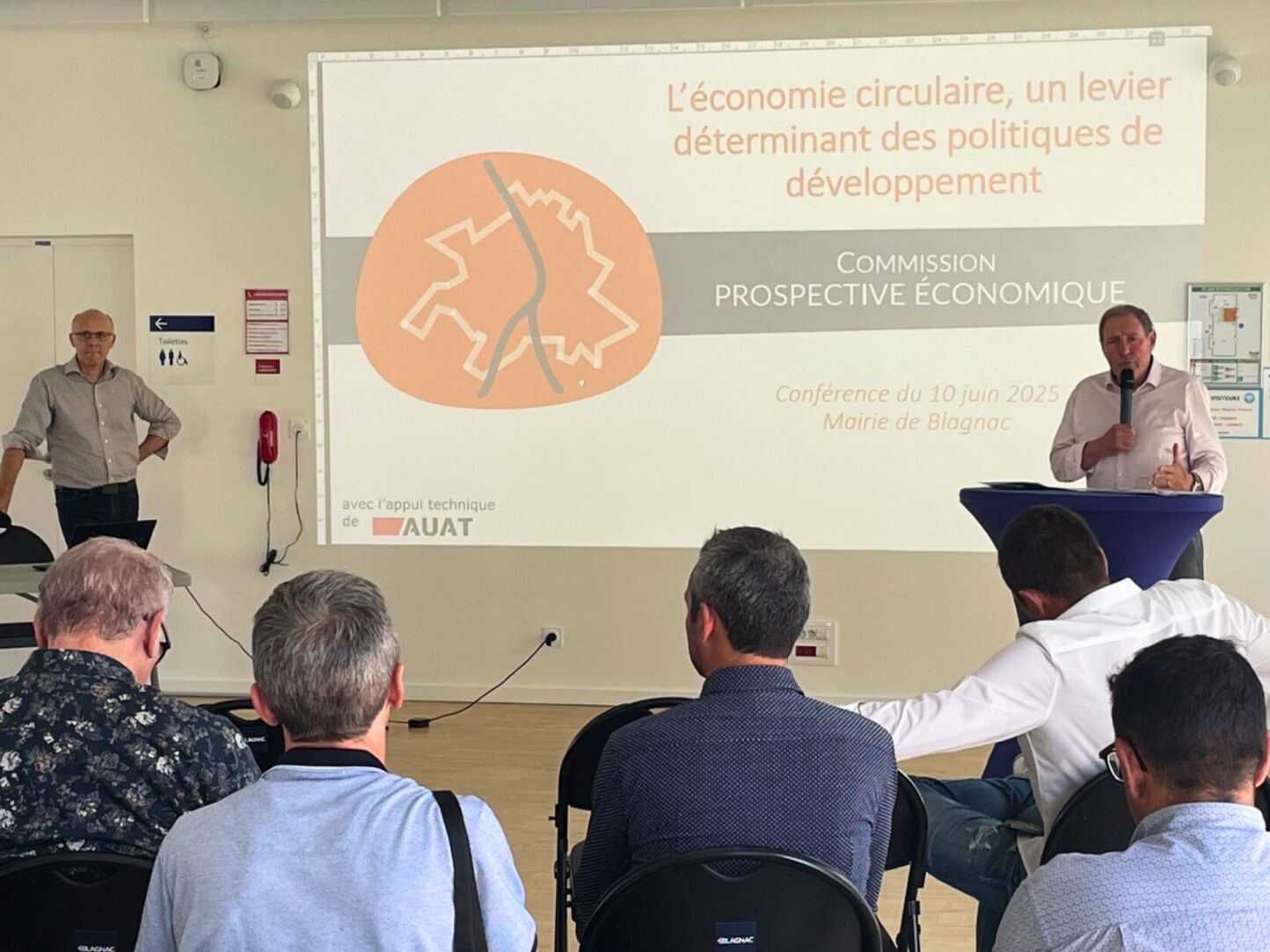 Photo de Christophe Doucet, directeur du Smeat et de Joseph Carles, maire de Blagnac, en ouverture de la commission économique du Smeat le 10 juin 2025