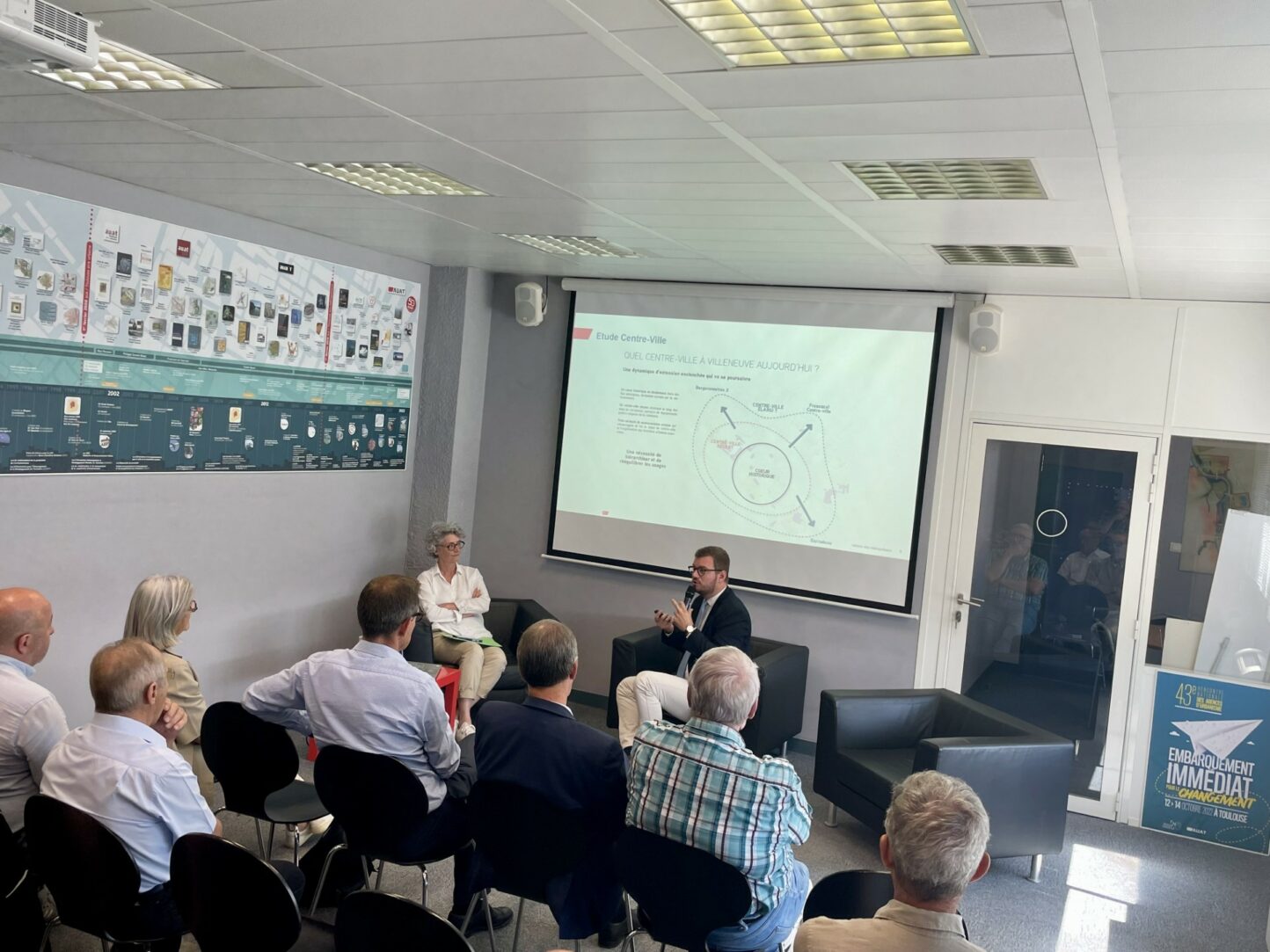 Photo de Romain Vaillant, maire de Villeneuve-Tolosane, intervenant lors de la matinale des communes de l'AUAT le 17 juin 2025